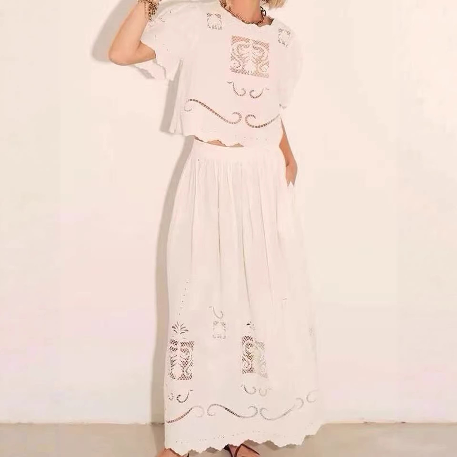 Embroidery Effect - Slimming Effect Hollow out Embroidery irt