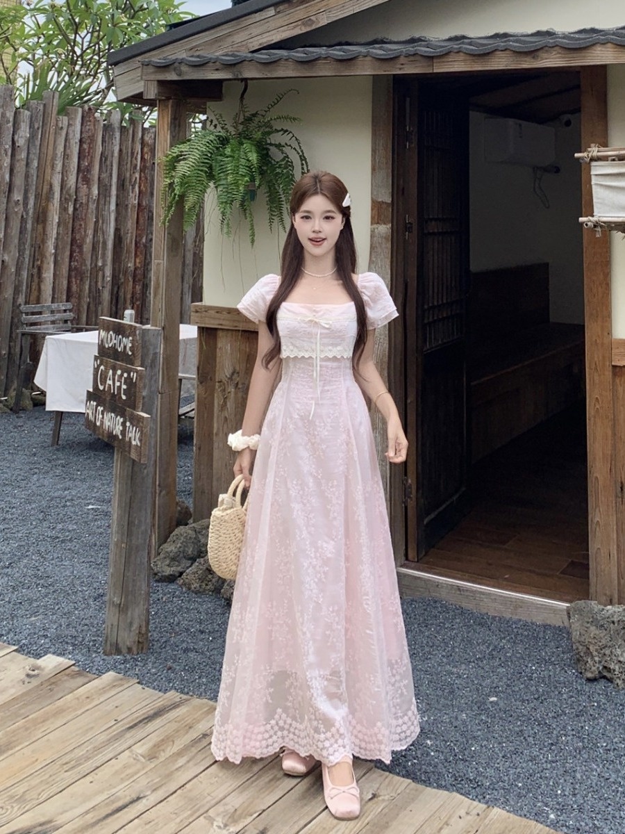 Embroidery Effect - Sweet Lace Splicing A-Line Long Dress